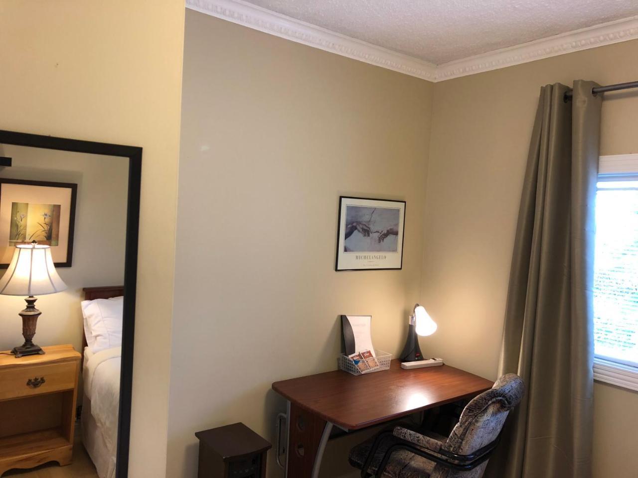 Cozy Bedrooms Guest House Vancouver Bagian luar foto